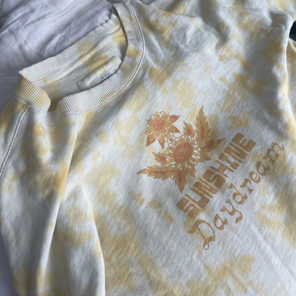 OVERSIZED ANTHROPOLOGIE CREWNECK!! - Picture 7 of 8